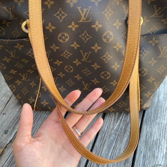 ✨SOLD✨AUTHENTIC LOUIS VUITTON TOTALLY MM✨ - Picture 3 of 8